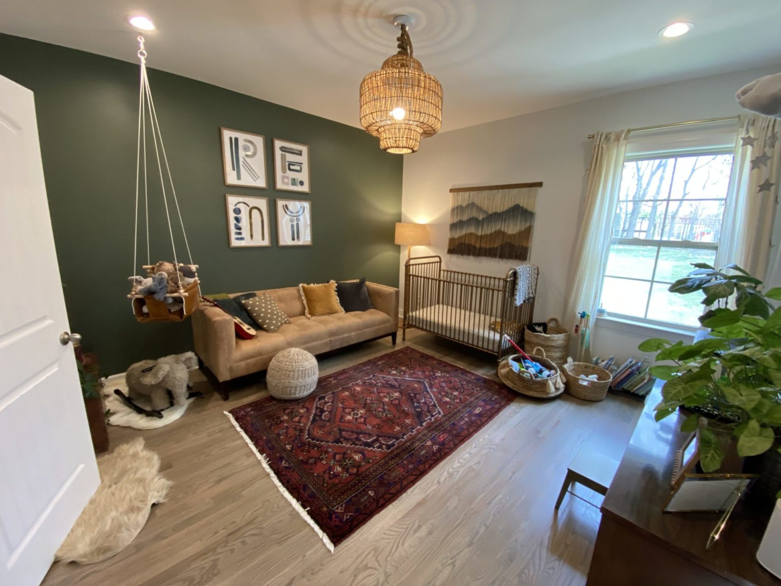 TRANSITIONING A NURSERY TO A TODDLER BEDROOM